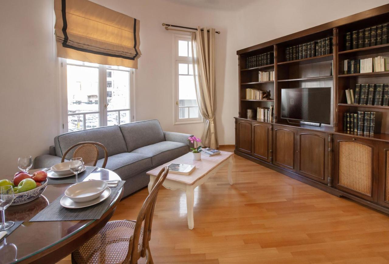 Neoclassical Apartment Close To Syntagma-Plaka By Ghh Атина Екстериор снимка