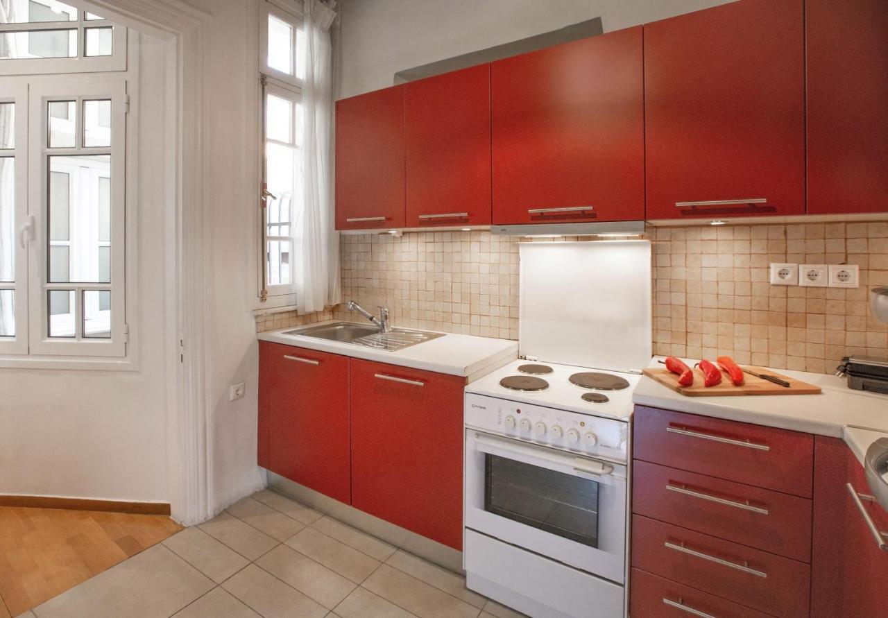 Neoclassical Apartment Close To Syntagma-Plaka By Ghh Атина Екстериор снимка