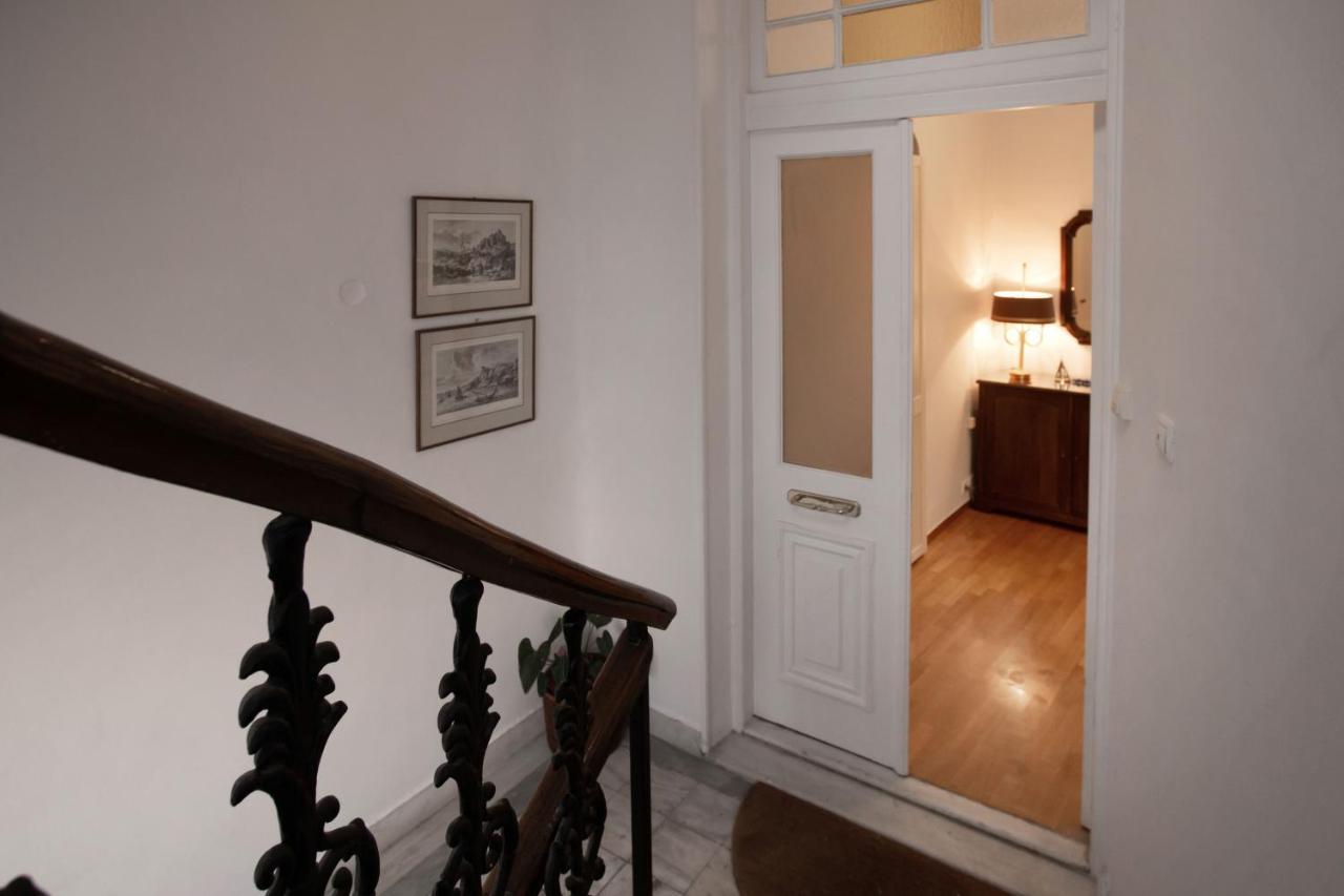 Neoclassical Apartment Close To Syntagma-Plaka By Ghh Атина Екстериор снимка