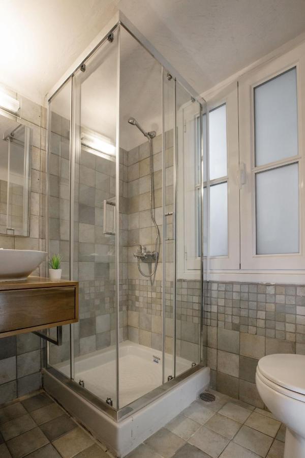 Neoclassical Apartment Close To Syntagma-Plaka By Ghh Атина Екстериор снимка
